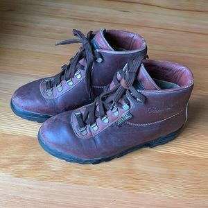 Vasque Women's Lace Up Boots - Brown